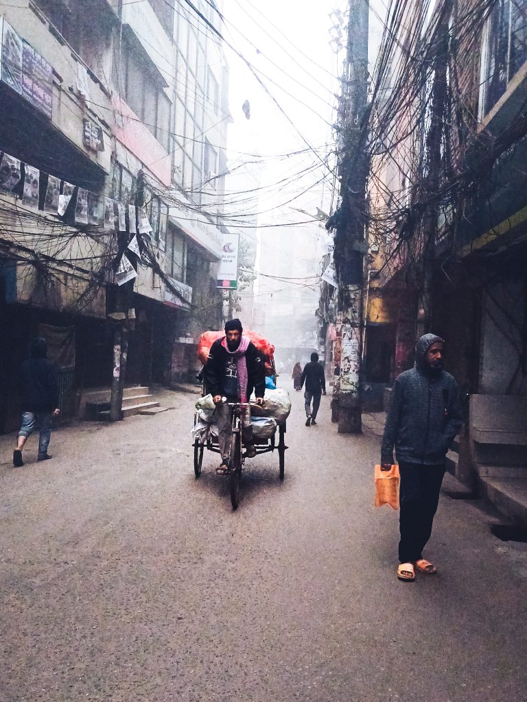 Street photo in Narayanganj, Bangladesh by Robinul Islam