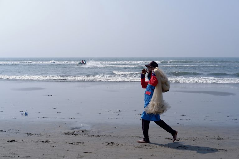 Street photo in Cox's Bazar, Bangladesh by Fahim Muntashir