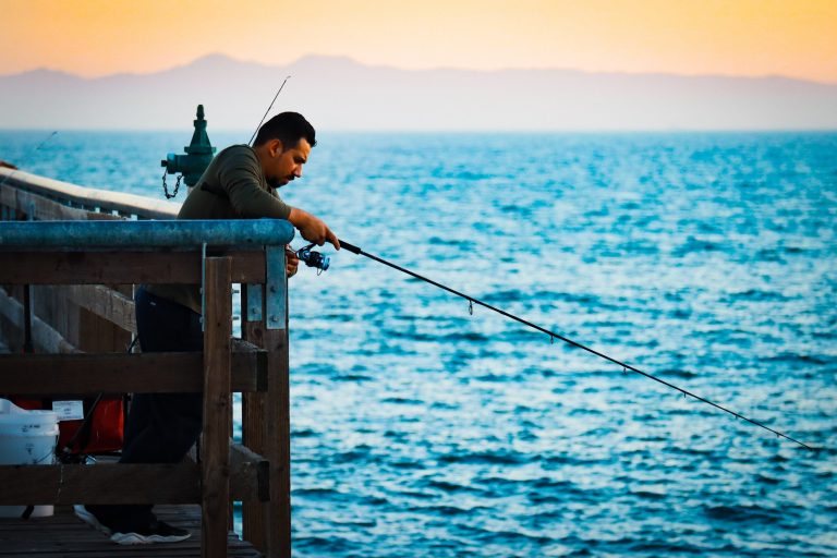 Street photo in Seal Beach, United States by Flavio Pereira