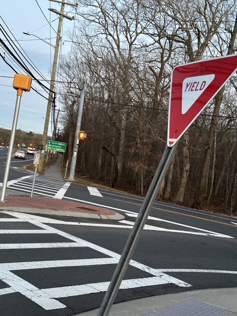 Street photo in Moriches, United States by Eric Carrion