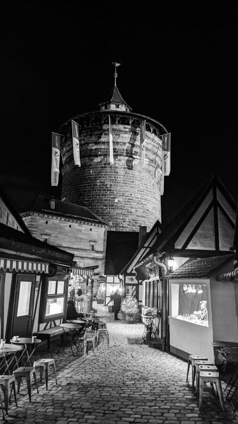 Street photo in Nürnberg, Germany by Nikola Spasić