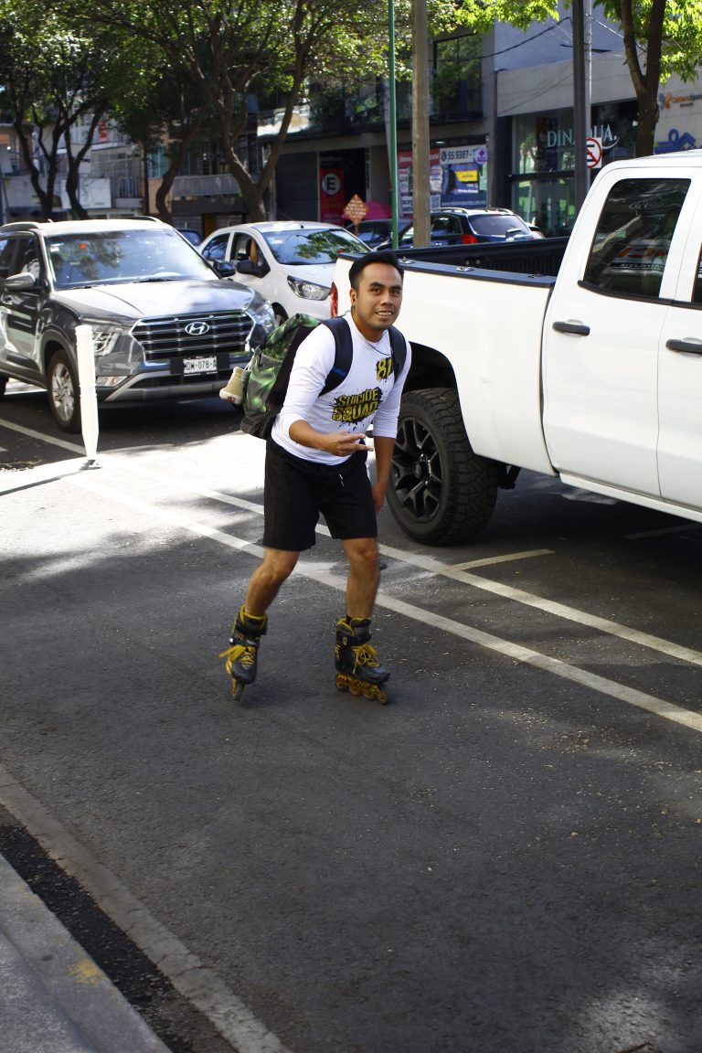 Street photo in Mexico City, Mexico by Luis Ibarra