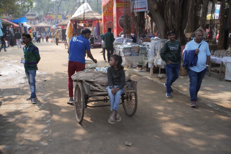 Street photo in Faridabad, India by Vadiraj Mathad