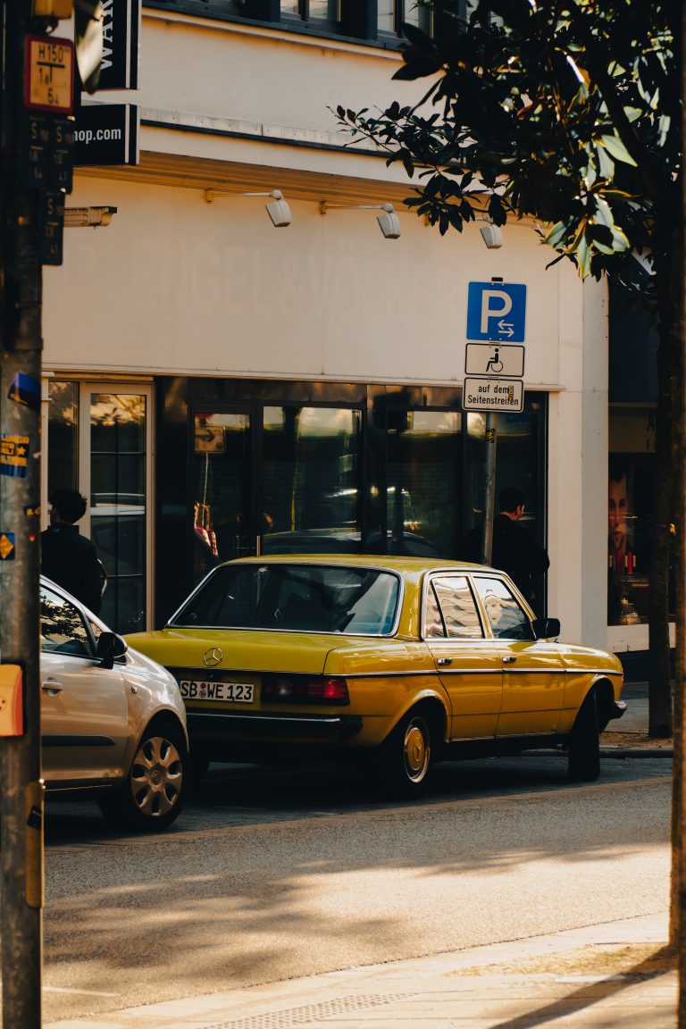 Street photo in Saarbrücken, Germany by Benjamin-Abner Cherenkov