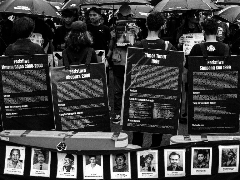 Street photo in Jl. Medan Merdeka Utara, Indonesia by Peaceuall ℗