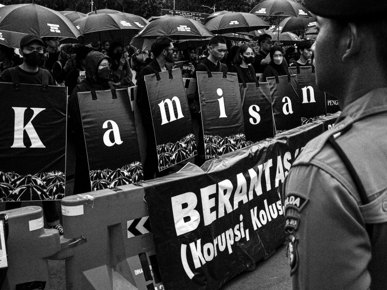 Street photo in Jl. Medan Merdeka Utara, Indonesia by Peaceuall ℗