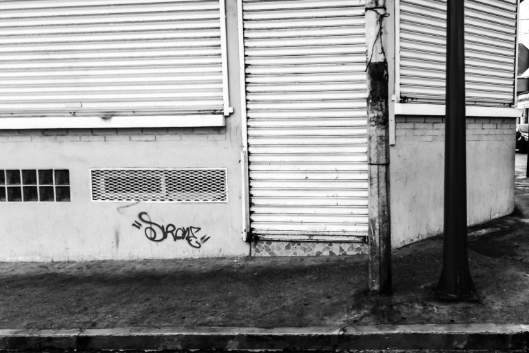 Street photo in Guatemala City, Guatemala by Duncan Aitken