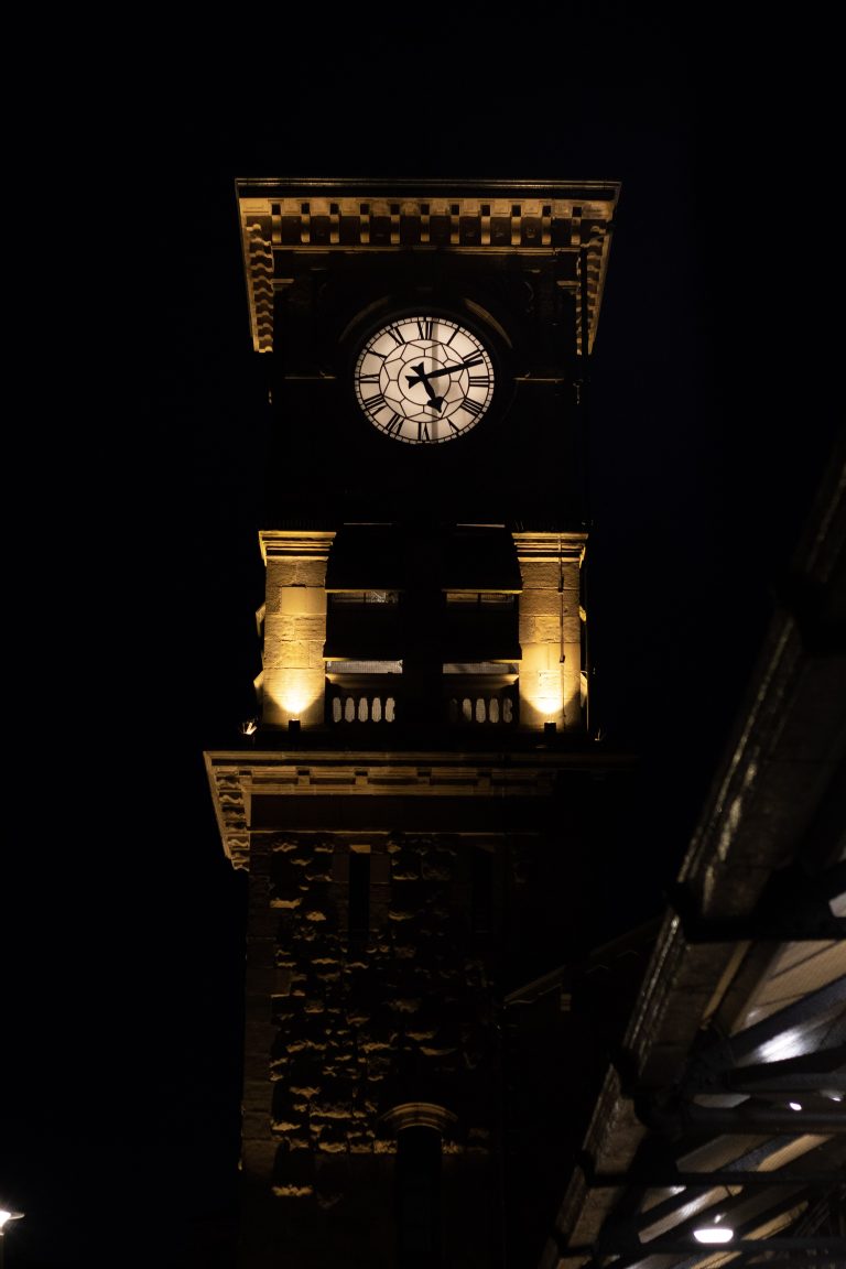 Street photo in Londonderry, United Kingdom by Luca Hulpea