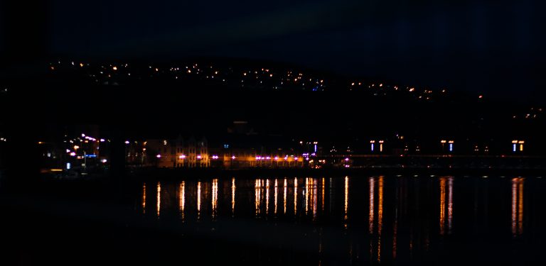 Street photo in Londonderry, United Kingdom by Luca Hulpea