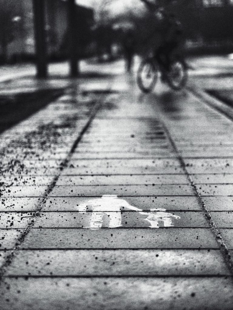 Street photo in Linköping, Sweden by Stefan Maass