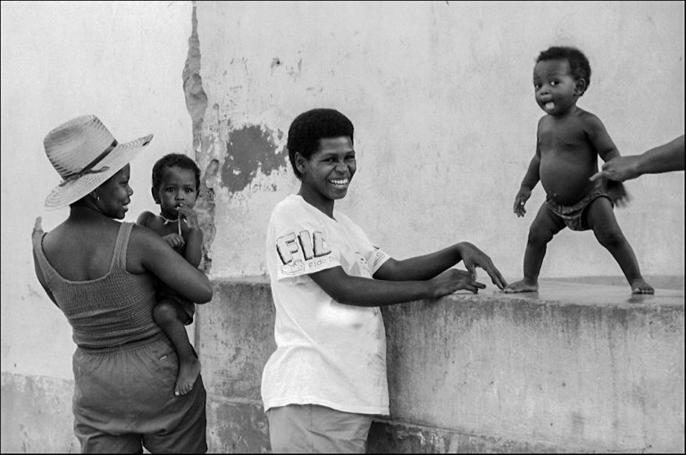 Street photo in Chuao, Venezuela by Manuel Ricardo Pérez