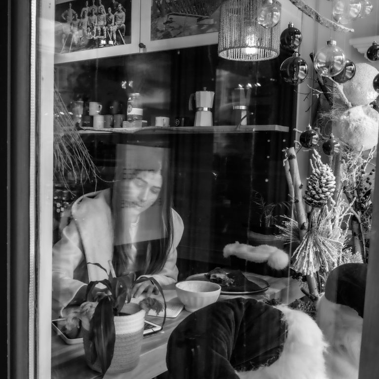 Street photo in Québec City, Canada by Jocelyn Simard