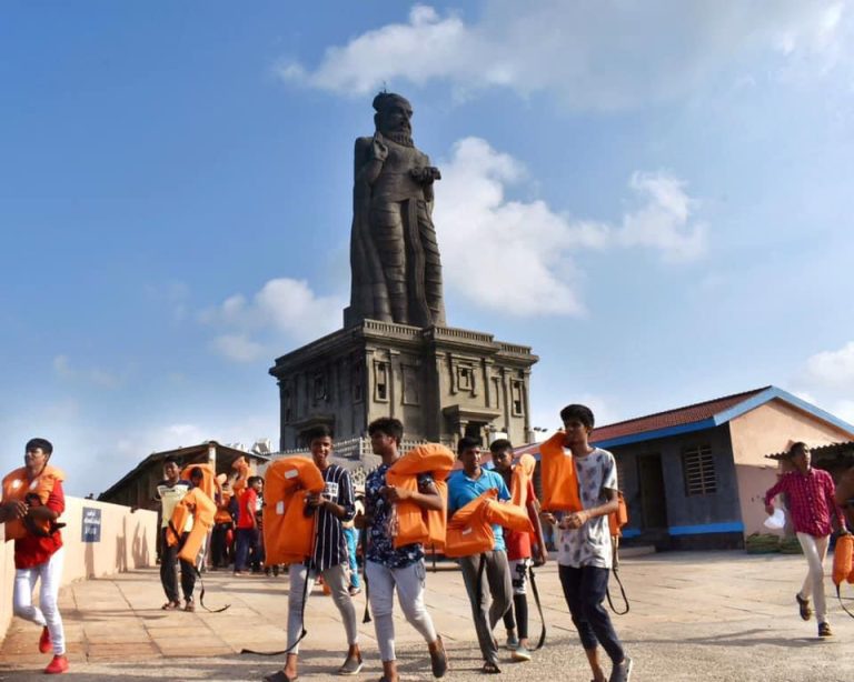 Street photo in Kanniyakumari, India by EM Rajeev