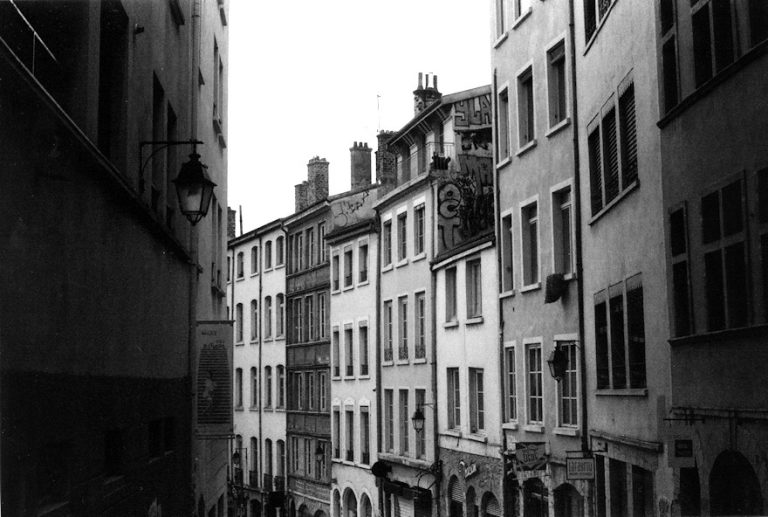 Street photo in Lyon, France by Marsden Shetterly