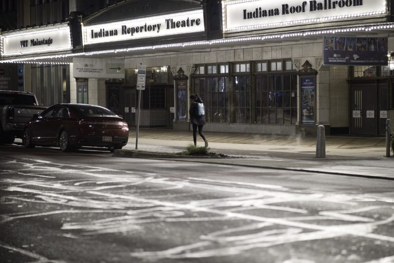 Street photo in Indianapolis, United States by Daniel Van Epps