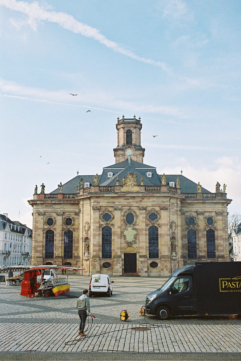 Street photo in Saarbrücken, Germany by Benjamin-Abner Cherenkov