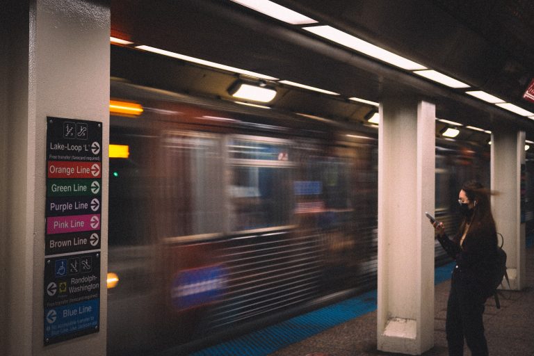 Street photo in Chicago, United States by Steve Hartmann