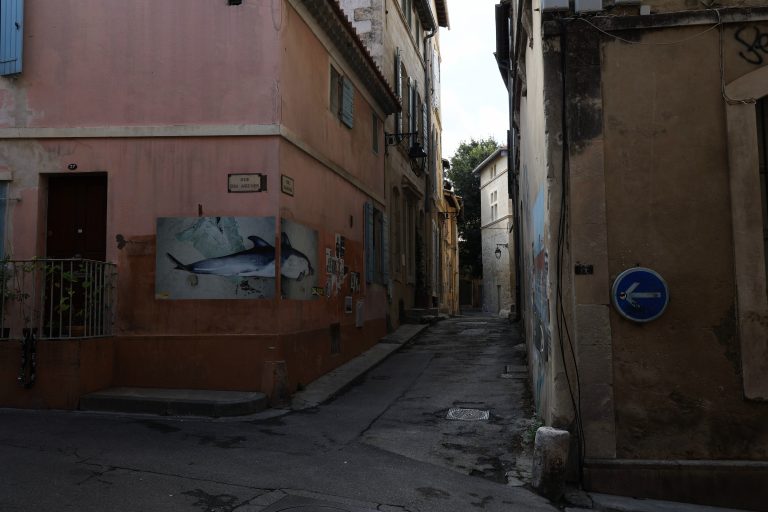 Street photo in Arles, France by Andrew Chambers