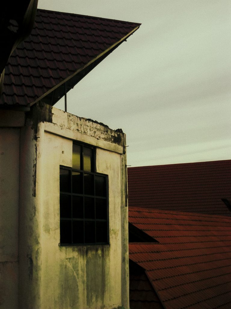 Street photo in Indonesia by Fairzha Purp