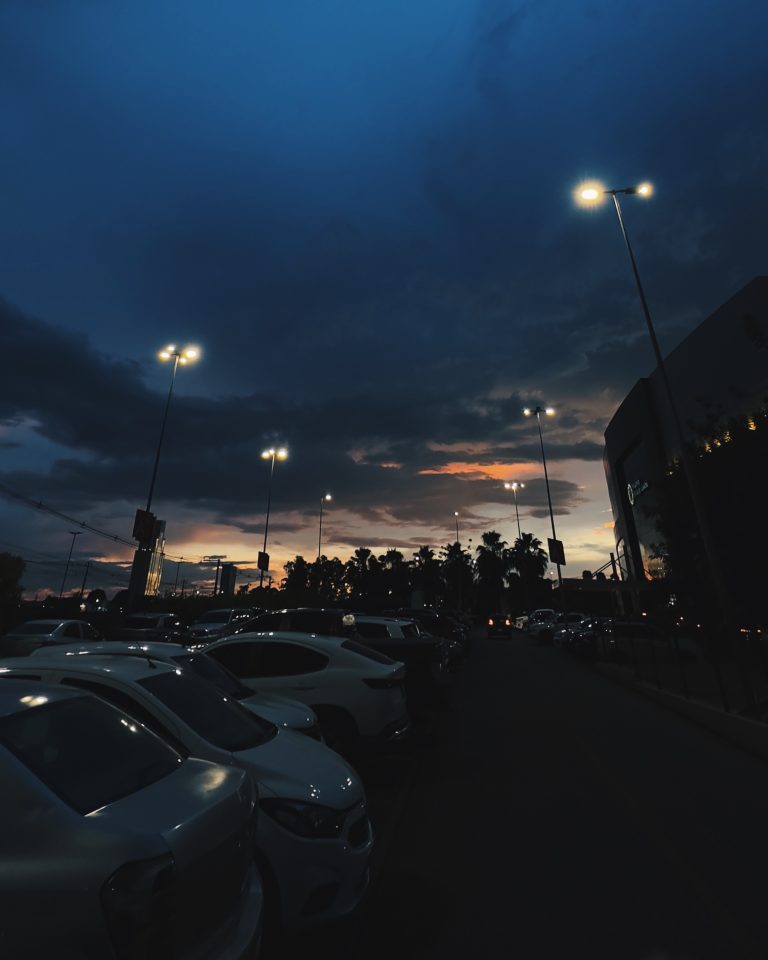 Street photo in Cuiabá, Brazil by Daniel Petermann