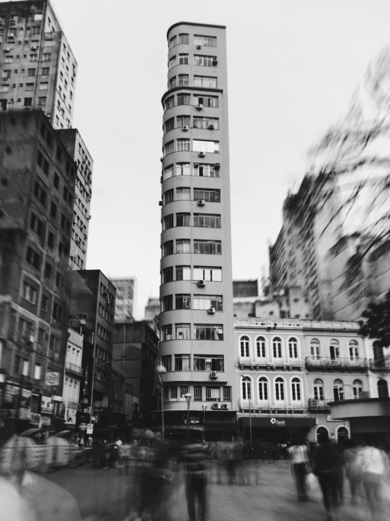 Street photo in Porto Alegre, Brazil by Júlia Naicin