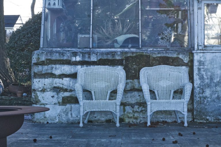 Street photo in Great River, United States by Eric Carrion