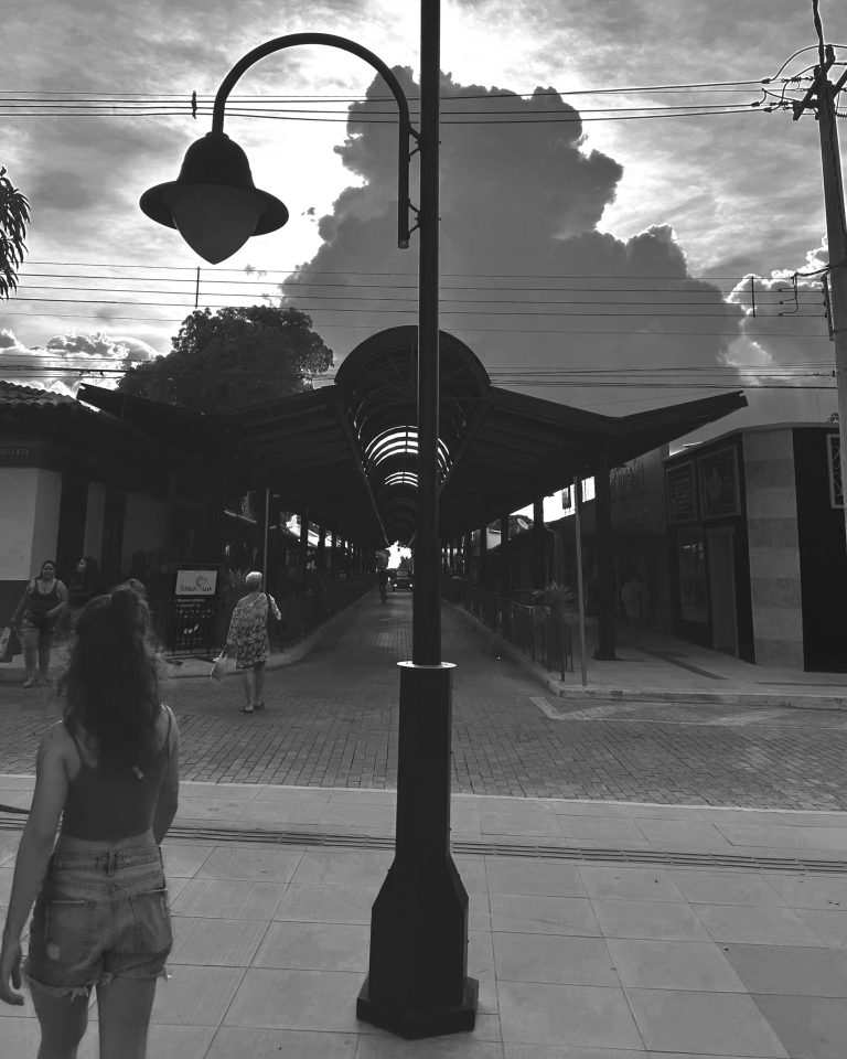 Street photo in Chapada dos Guimarães, Brazil by Daniel Petermann