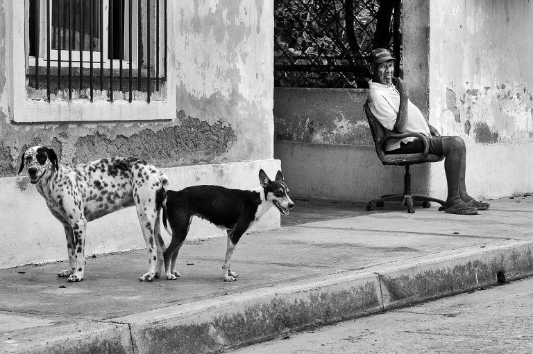 Street photo in Pampatar, Venezuela by Manuel Ricardo Pérez