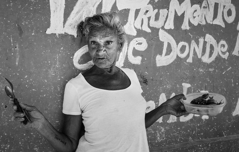 Street photo in Pampatar, Venezuela by Manuel Ricardo Pérez