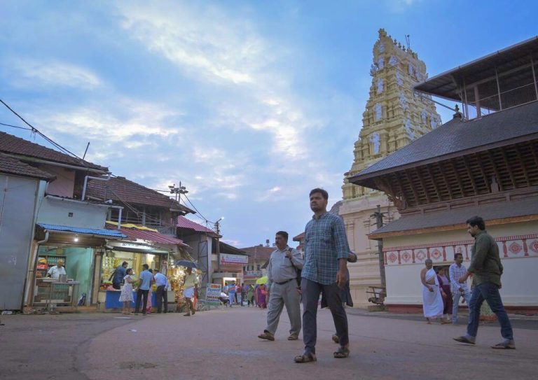 Street photo in Udupi, India by EM Rajeev