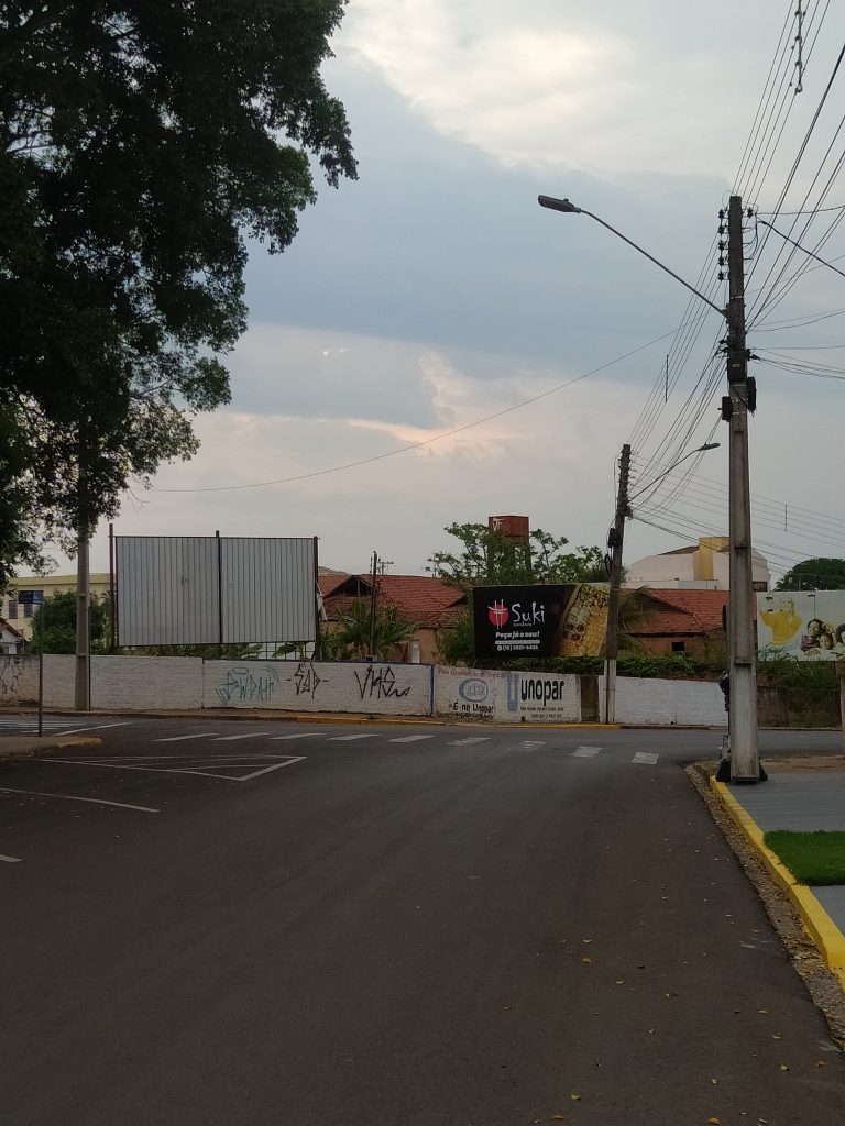 Street photo in Dracena, Brazil by Vinícius Amaral
