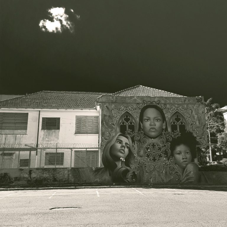 Street photo in Porto Alegre, Brazil by Carlos Dutra