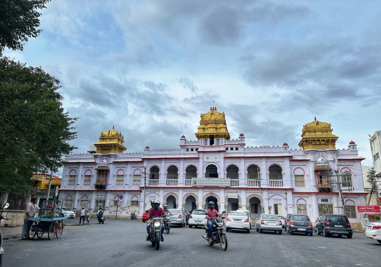 Street photo in Mysuru, India by EM Rajeev