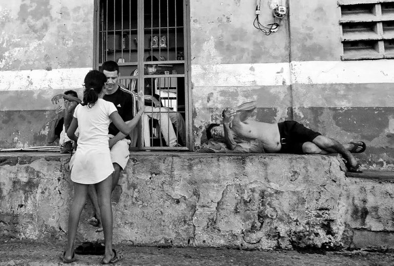 Street photo in Pampatar, Venezuela by Manuel Ricardo Pérez