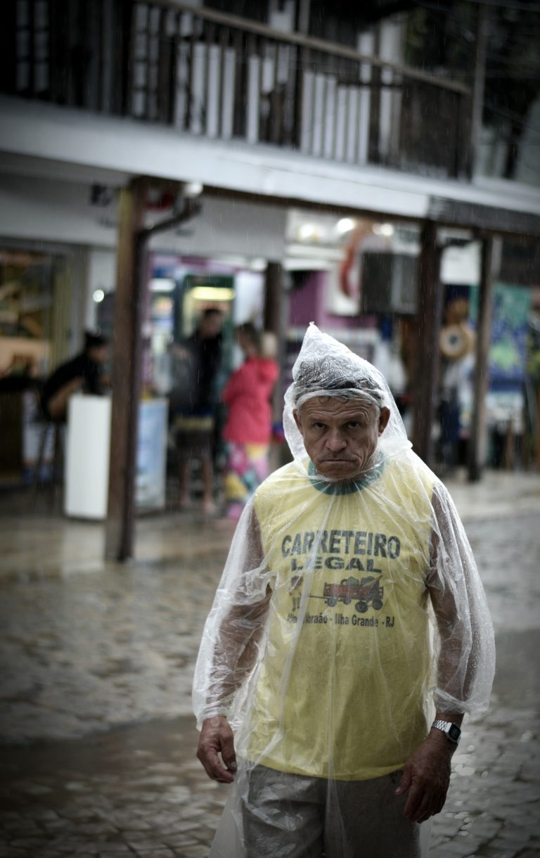 Street photo in Angra dos Reis, Brazil by Rodrigo Marcotich