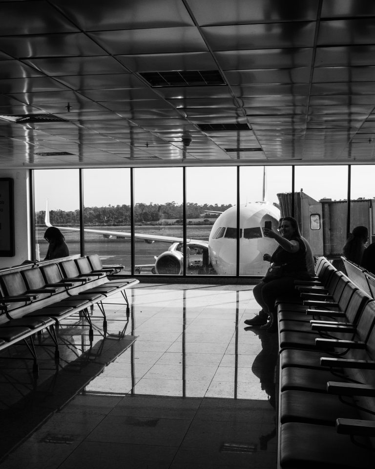 Street photo in Guarulhos, Brazil by Fernando Nakayama