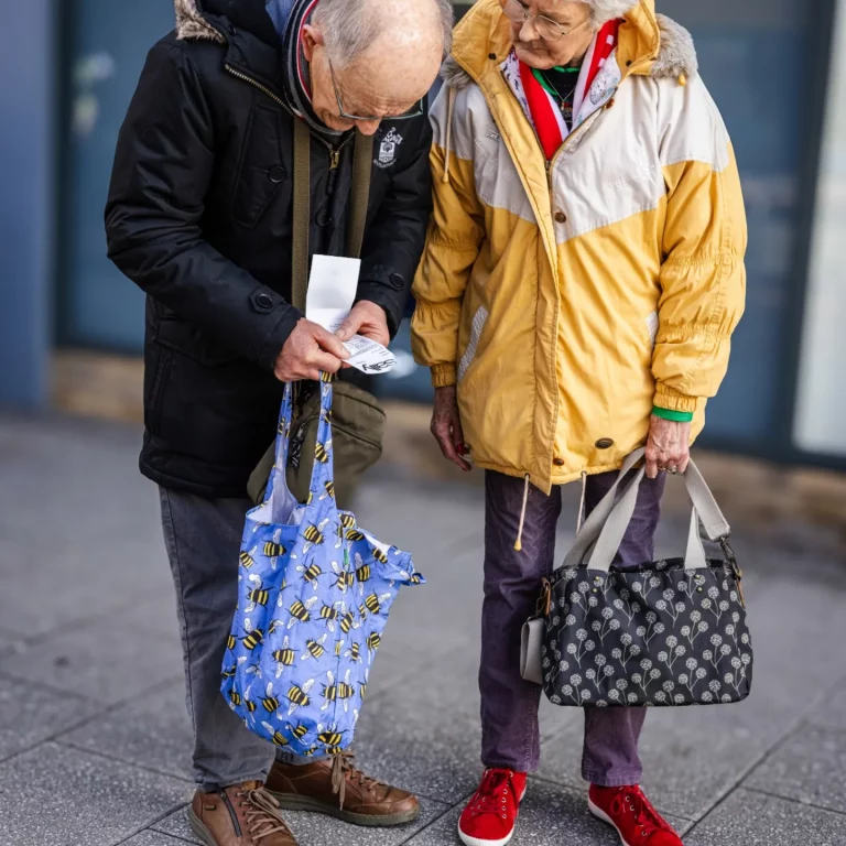 Street photo in Southampton, United Kingdom by Pete Grammer