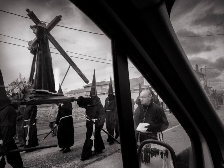 Street photo in Zamora, Spain by Riquinho Faladeiro