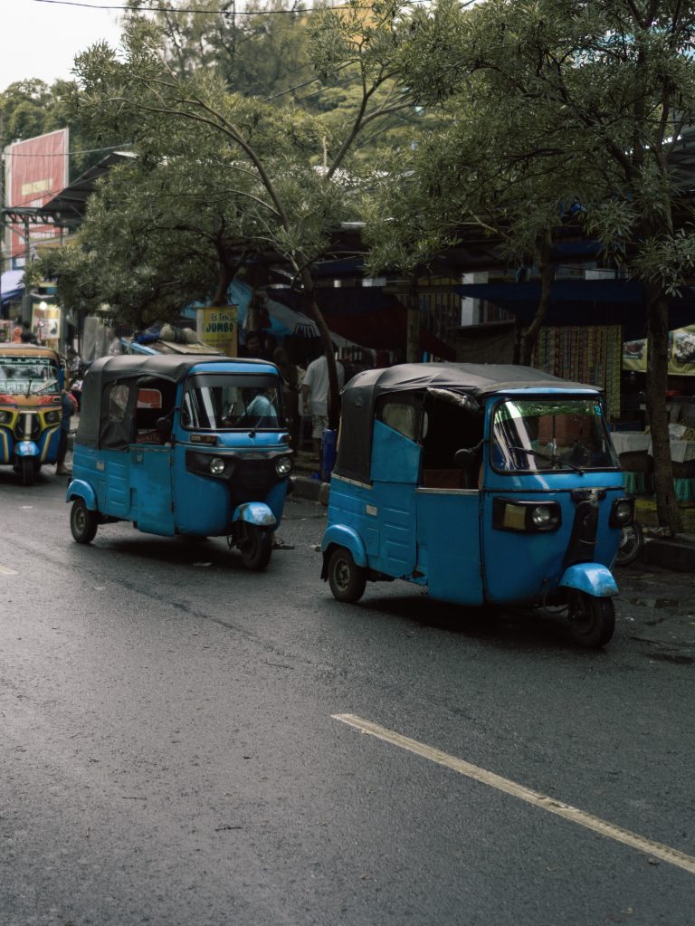 Street photo in Jakarta, Indonesia by Muhammad Faisal Fathan