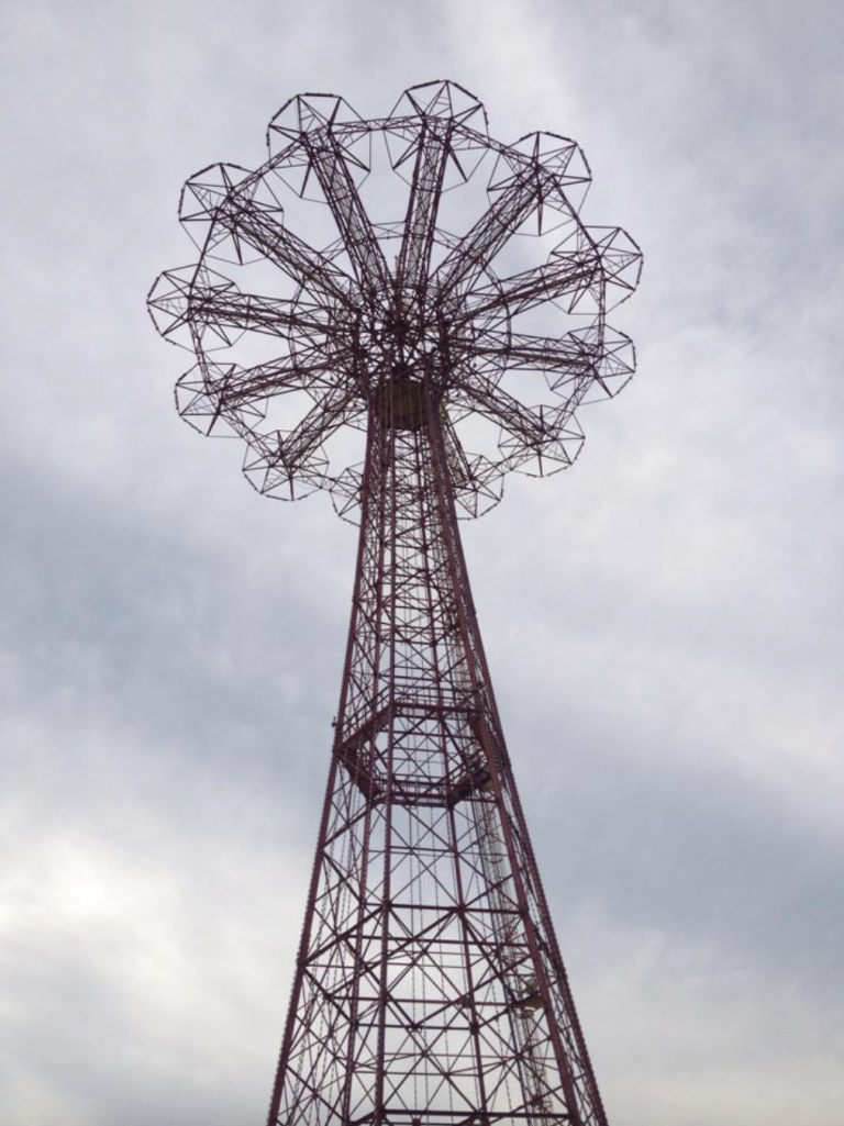 Street photo in Coney Island, United States by Ramone Rivé