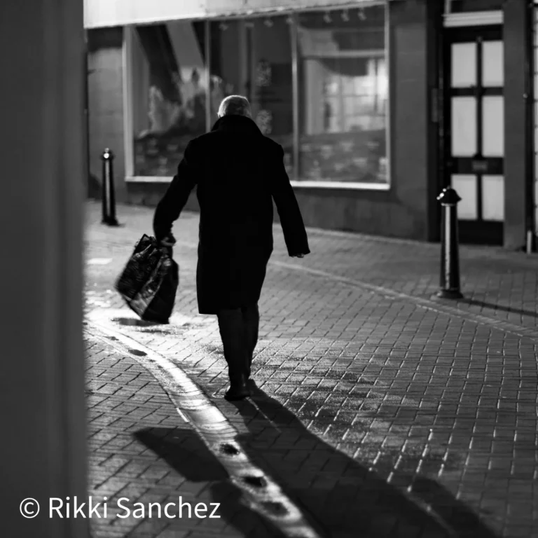 Street photo in Cowes, United Kingdom by Pete Grammer