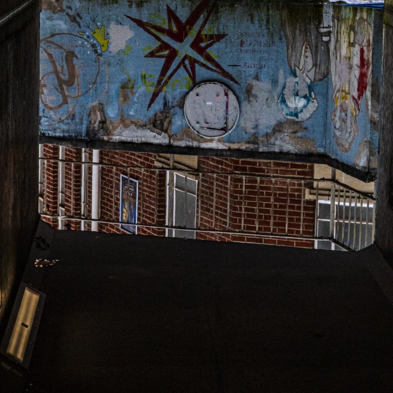 Street photo in Cowes, United Kingdom by Pete Grammer