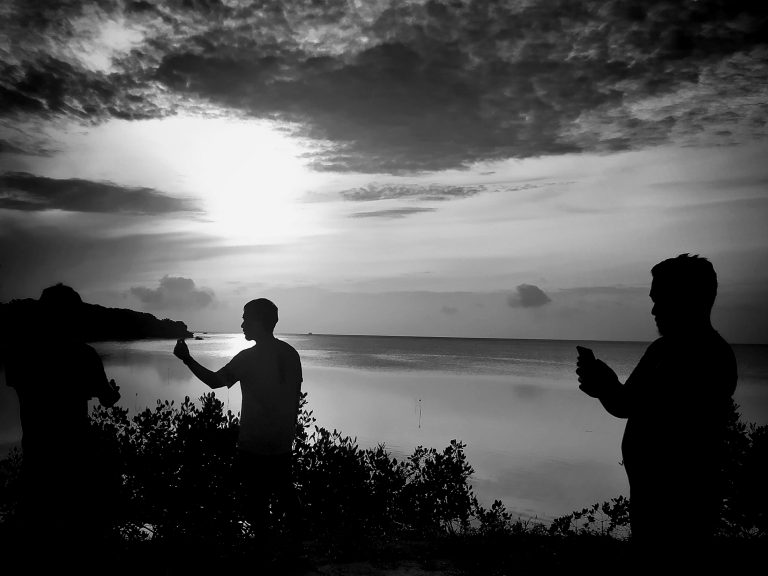Street photo in Madura Island, Indonesia by Kadek Windhu
