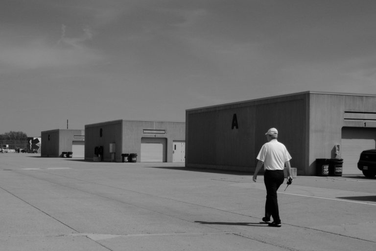 Street photo in Indianapolis, United States by Yang Lin