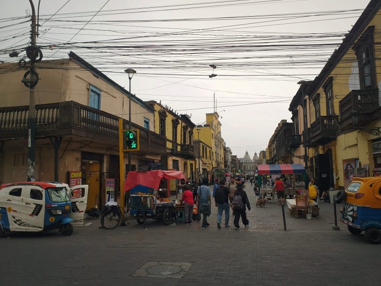 Street photo in Rimac, Peru by Allan Almeida