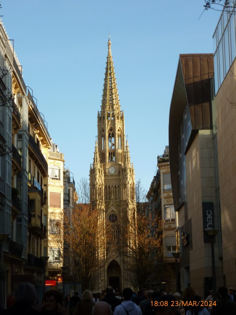 Street photo in San Sebastián, Spain by Martin Del Saz-orozco Bolado