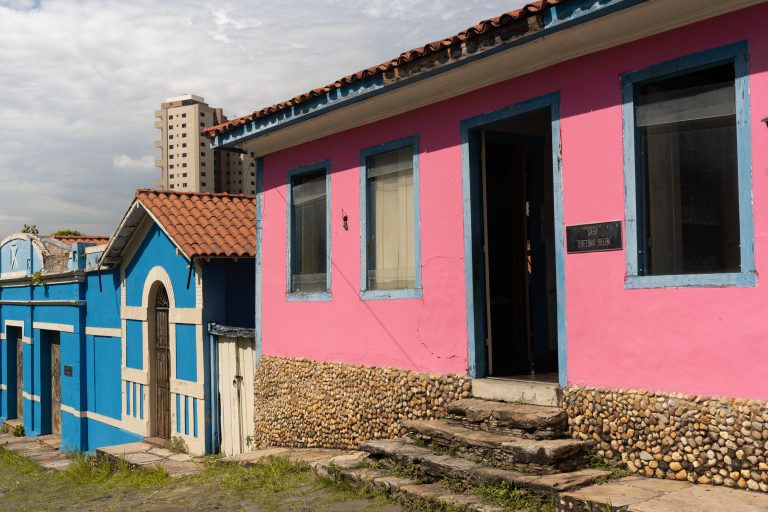 Street photo in Contagem, Brazil by João Victor