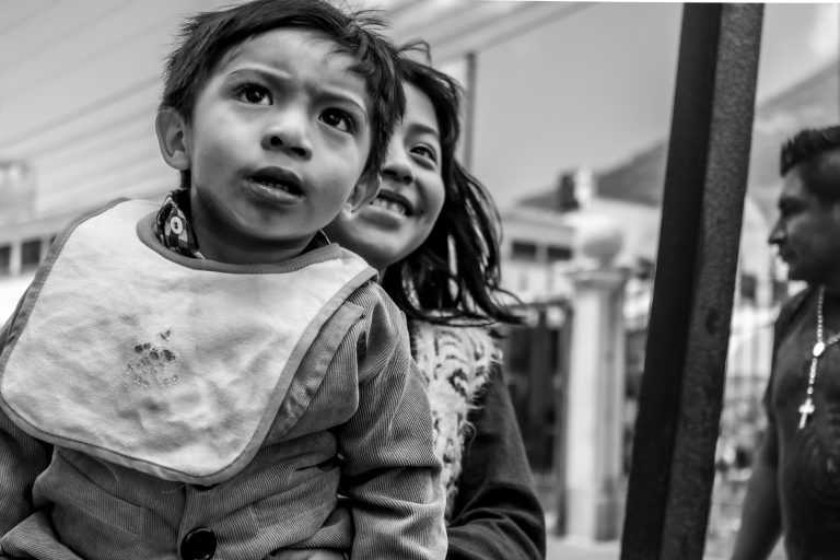 Street photo in Santa María de Jesús, Guatemala by Duncan Aitken