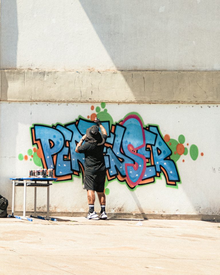 Street photo in R. Gabriel Dias, Brazil by Arthur Borges