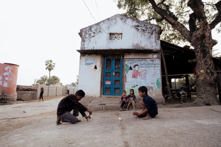 Street photo in Marlawai, India by Tanwir Mir